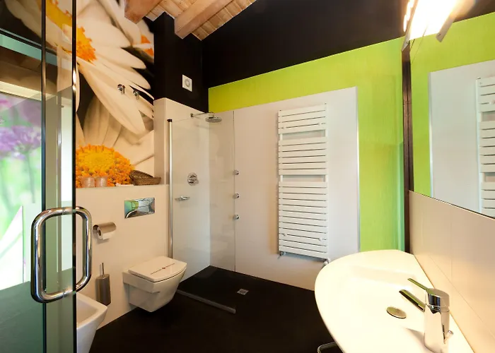 Ellauri - Adults Only 2* Zeanuri