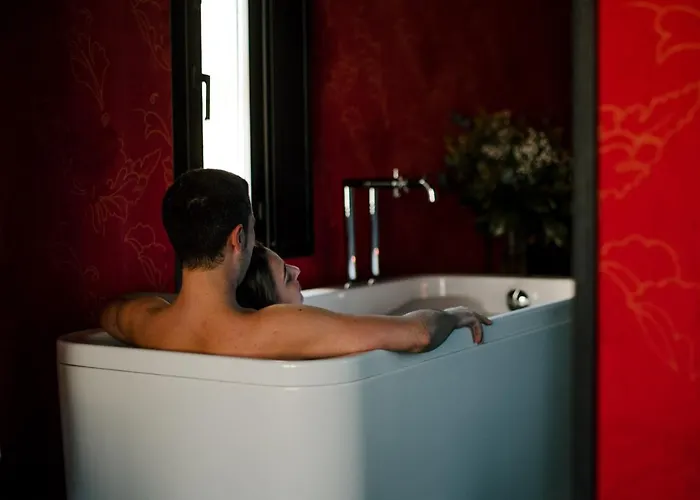 Ellauri - Adults Only