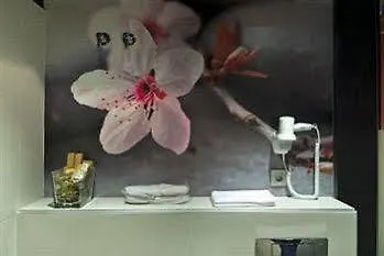 Ellauri - Adults Only 2* Zeanuri