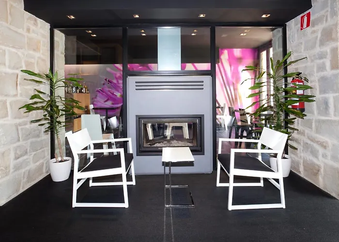 Ellauri - Adults Only