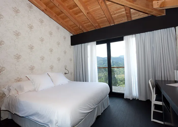 Ellauri - Adults Only